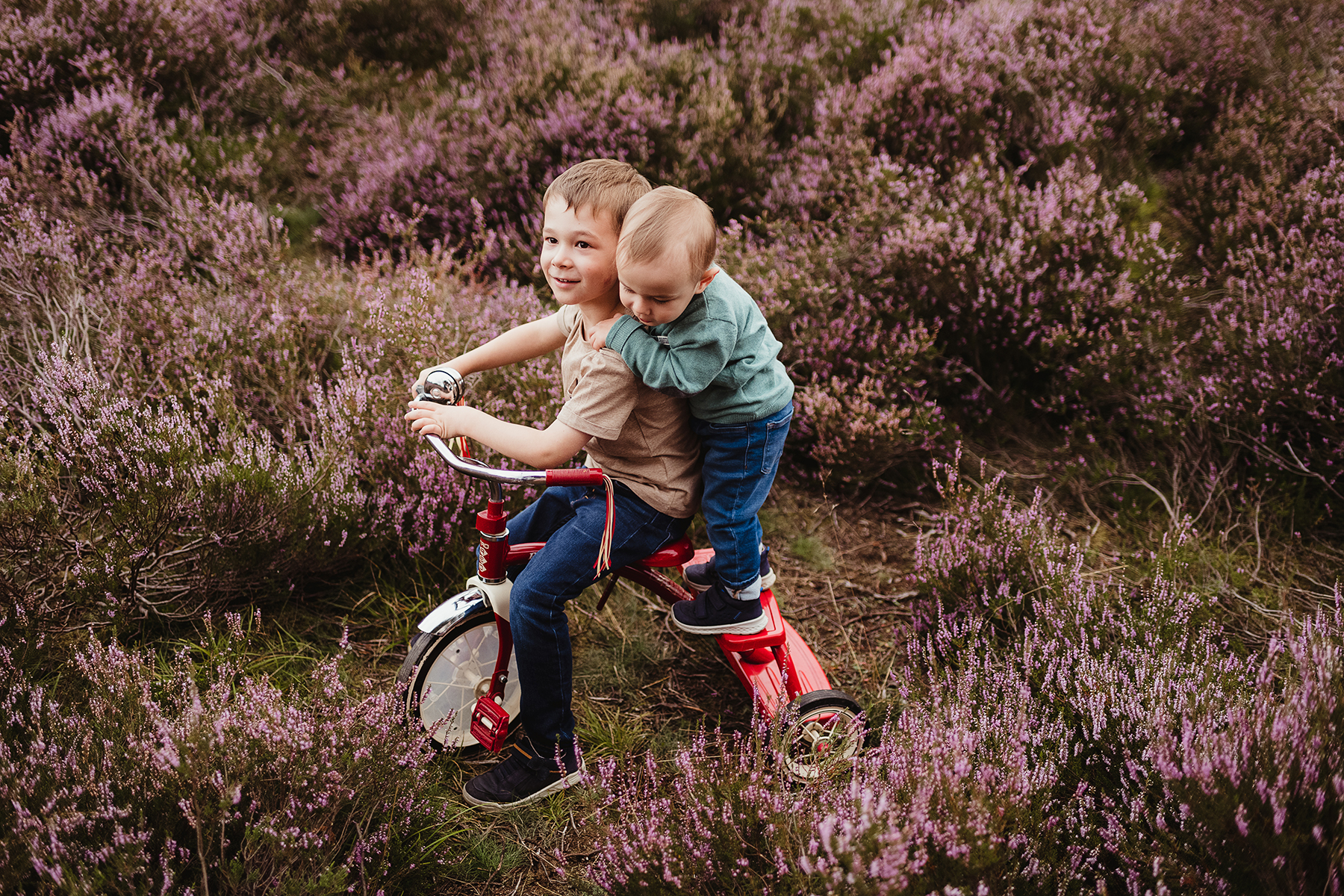 kinderfotografie-geschwister-bruder-dreirad-heide-landstuhl.jpg