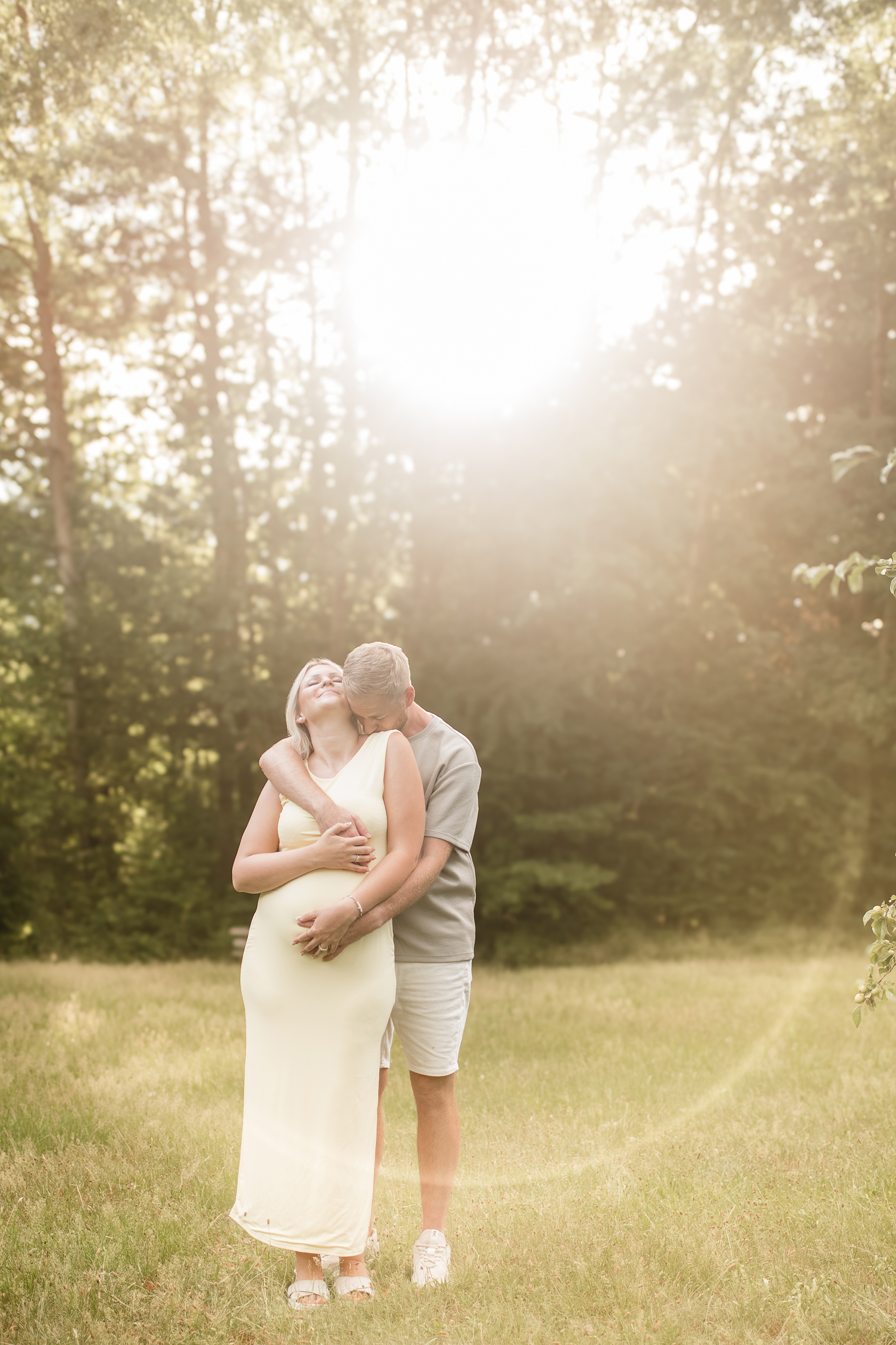 babybauch-paarshooting-sonnenuntergang-wald-schwangerschaft-kaiserslautern.jpg